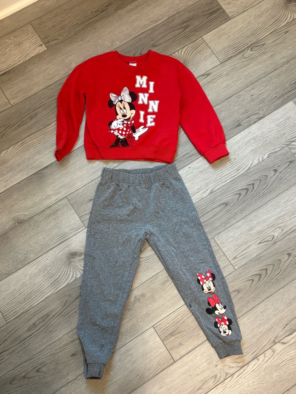 Disney Girl's Minnie Mouse Red Sweatshirt & Gray Joggers Set - FITS LIKE 5/6